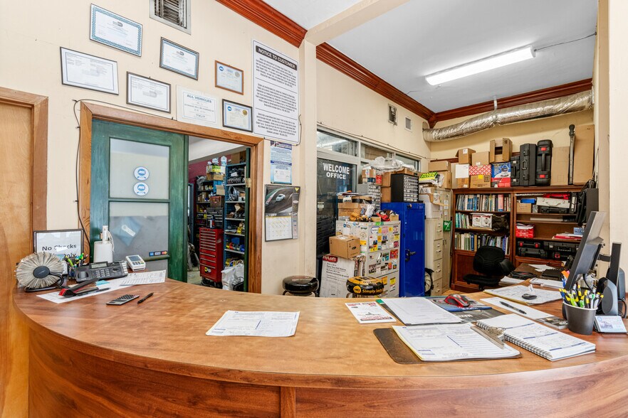 More Photos Of 3771 Bird Rd, Miami Storefront For Sale