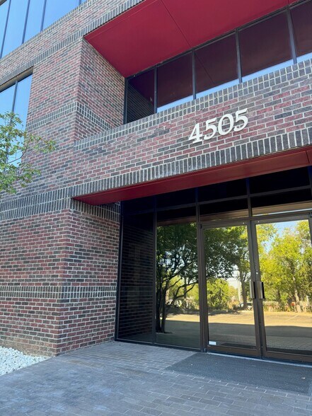 More Photos Of 4505 Spicewood Springs Rd, Austin Office For Lease
