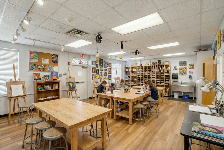 More Photos Of 1941 Shorter Ave SW, Rome Specialty For Lease