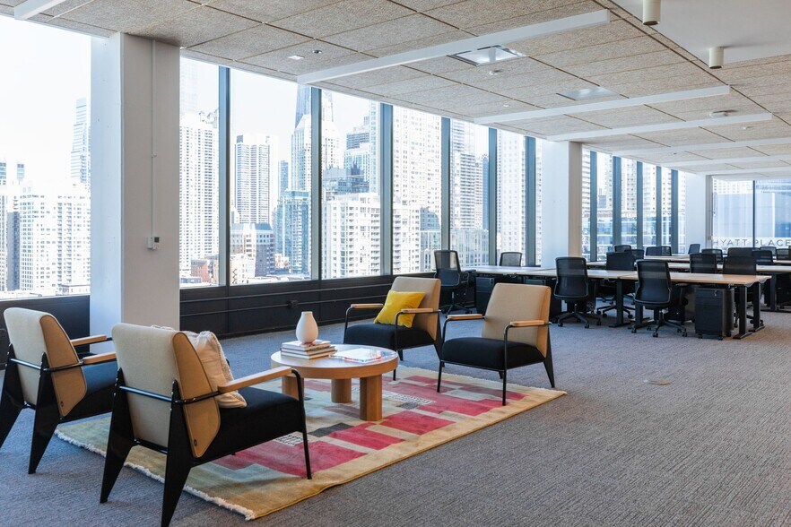 More Photos Of 448 N LaSalle Dr, Chicago Office For Lease