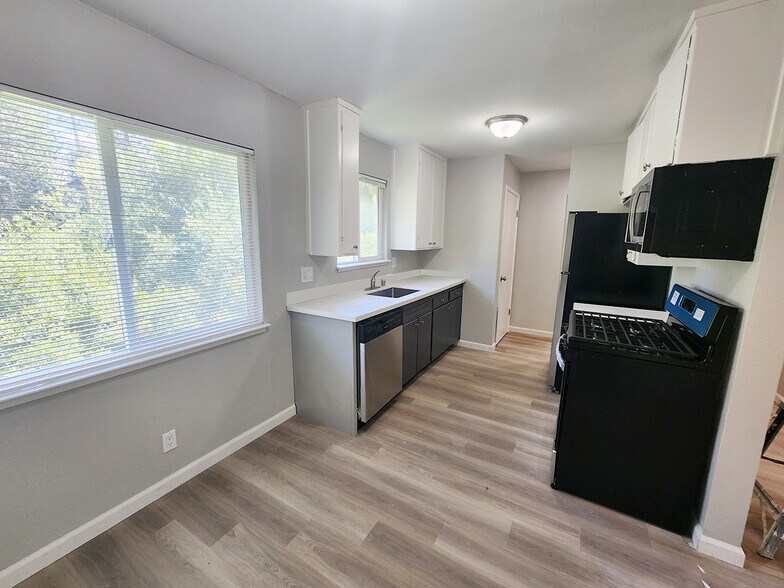 More Photos Of 3715 Blackwood Rd, South Lake Tahoe Apartments For Sale