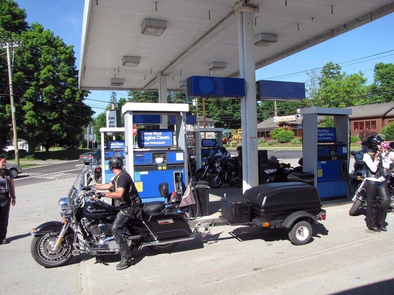 More Photos Of 3131 US Route 5, Derby Convenience Store For Sale
