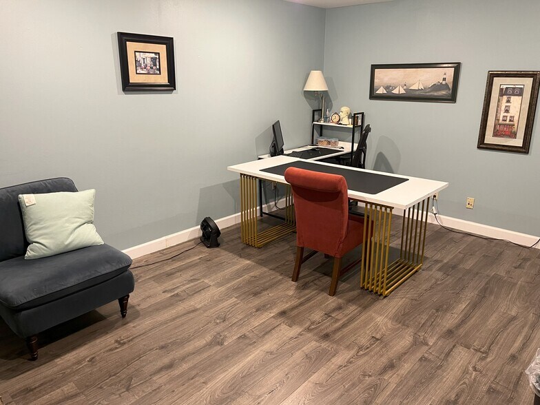 More Photos Of 2403 Ben White Blvd W, Austin Freestanding For Sale