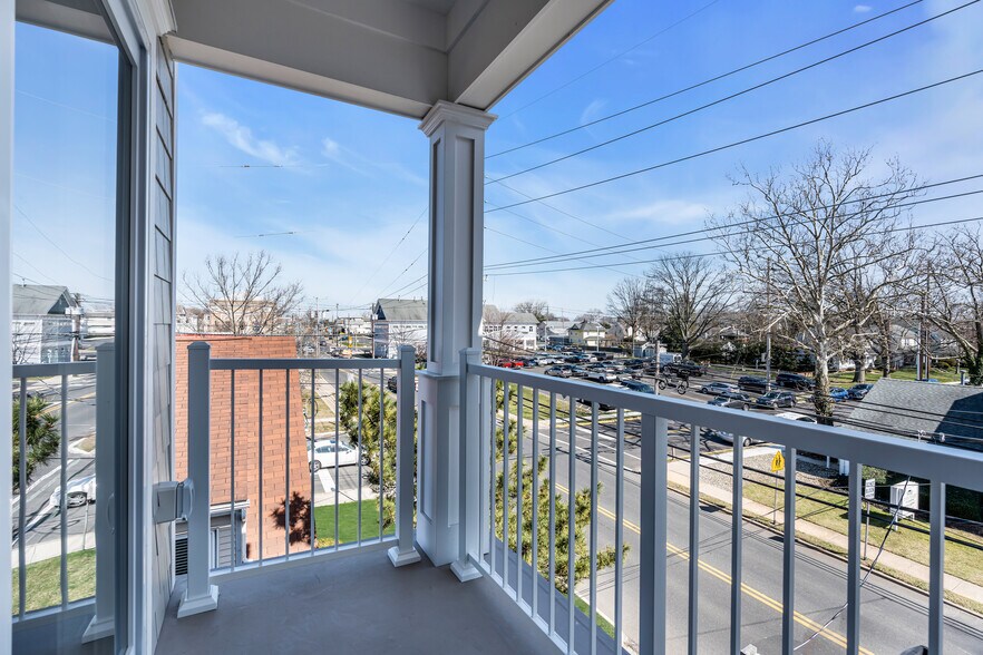 More Photos Of 33 Union Ave, Manasquan Apartments For Sale
