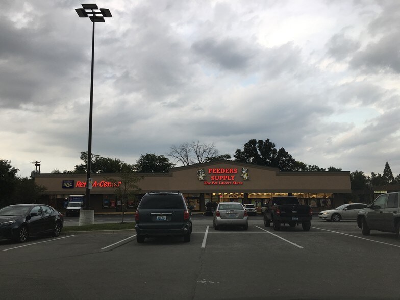 4913 4921 Dixie Hwy Louisville Ky 40216 For Lease Cityfeet Com