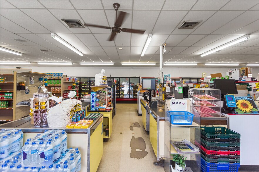 More Photos Of 101 E Commercial St, Miami General Retail For Sale