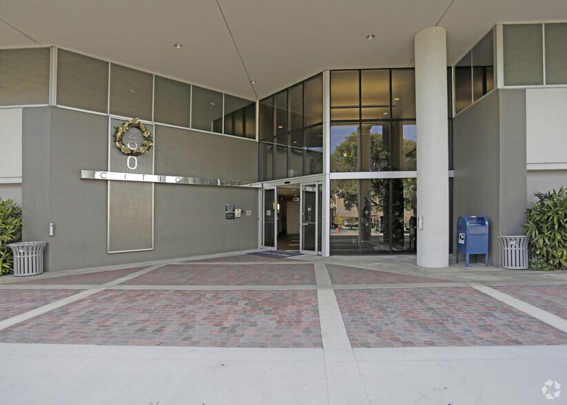 More Photos Of 290 NW 165th St, North Miami Beach Office For Lease