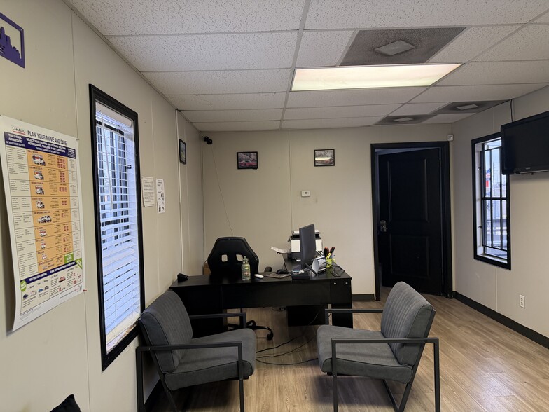 More Photos Of 11055 Eastex Fwy, Houston Auto Dealership For Sale