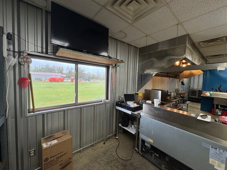 More Photos Of 6180 LA-129 Hwy, Monterey General Retail For Sale