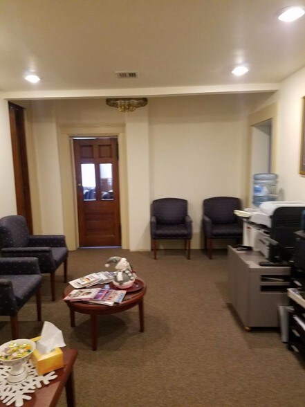 More Photos Of 51 Gillett St, Hartford Office Residential For Lease