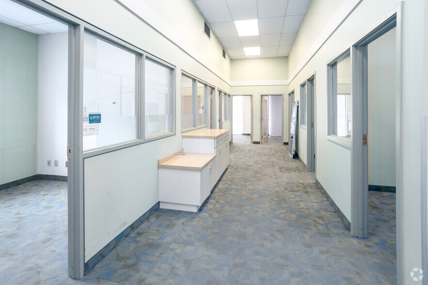 More Photos Of 10303 107th Ave NW, Edmonton Storefront For Lease