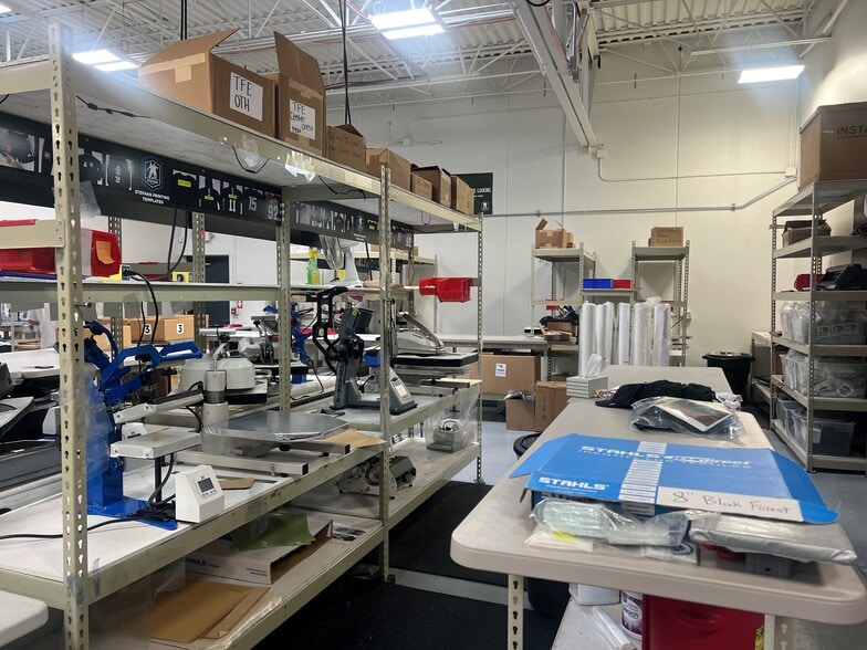 More Photos Of 620 Elizabeth Ct, Brookfield Freestanding For Sale