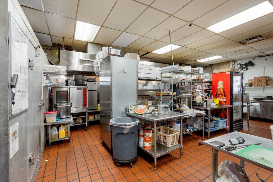 More Photos Of 10-14 Chelmsford St, Chelmsford Storefront For Sale