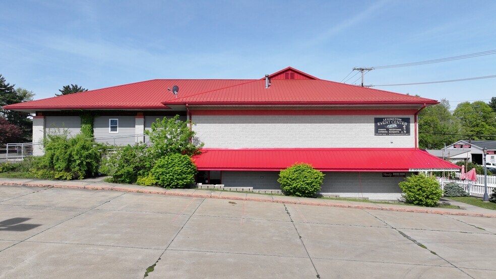 More Photos Of 192 E Main St, Lexington Restaurant For Sale
