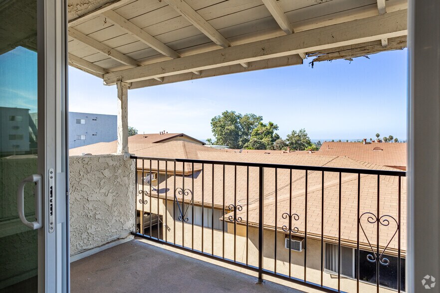More Photos Of 13716 Penn St, Whittier Apartments For Sale