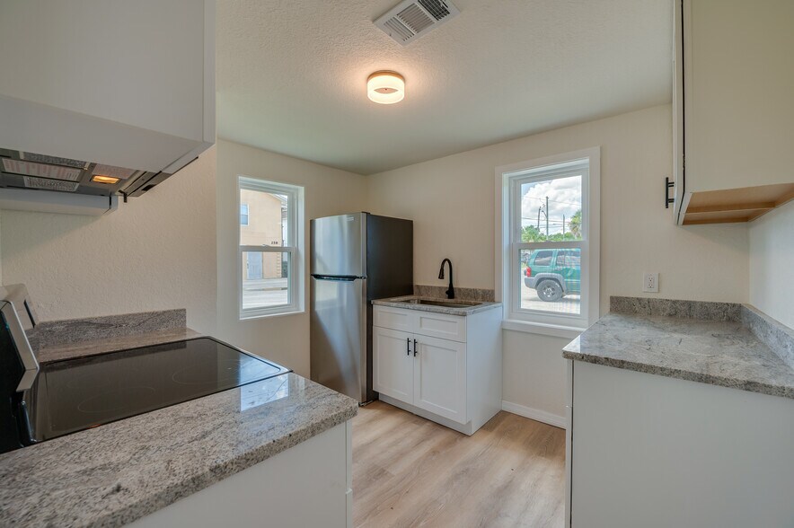 More Photos Of 259 Jefferson St, Daytona Beach Multifamily For Sale