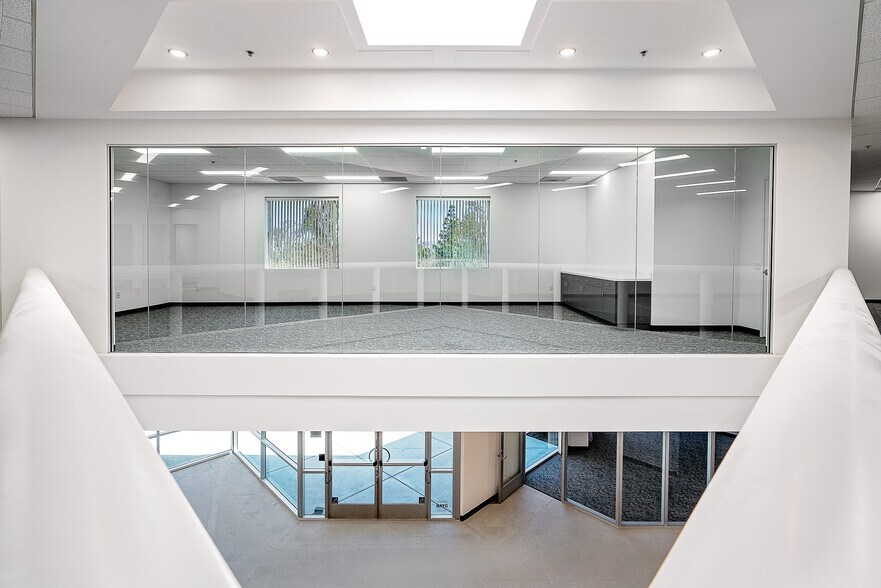 More Photos Of 2611 Business Park Dr, Vista Manufacturing For Lease