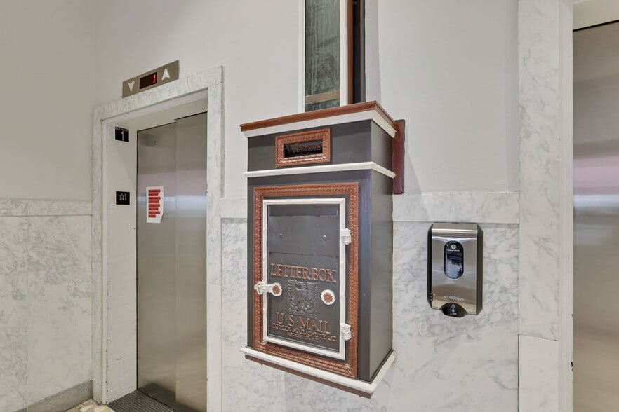 More Photos Of 301 Broadway, Lorain Hotel For Sale