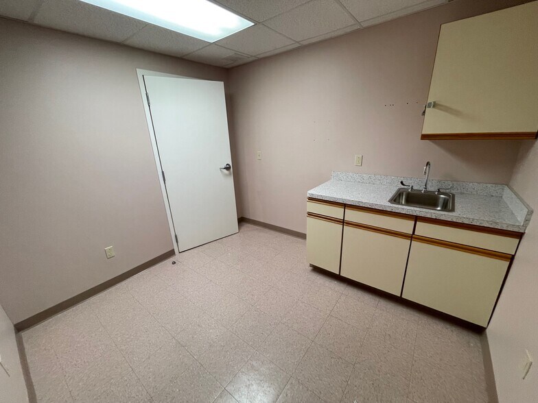 More Photos Of 464 Wolcott Rd, Wolcott Office For Lease