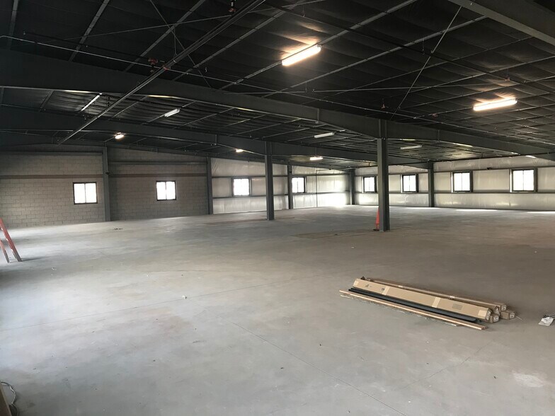 More Photos Of 5720 Lamar St, Arvada Warehouse For Lease
