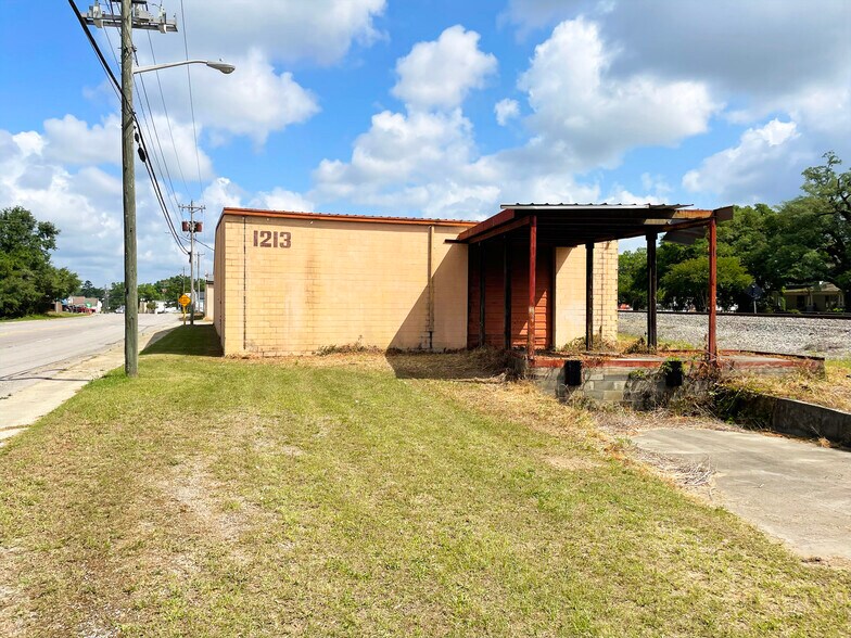 More Photos Of 180 Broughton St, Orangeburg Industrial For Sale