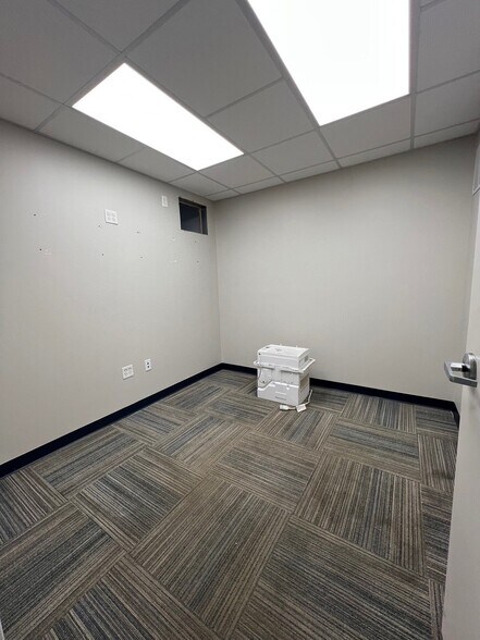 More Photos Of 305 Ruthar Dr, Newark Warehouse For Lease