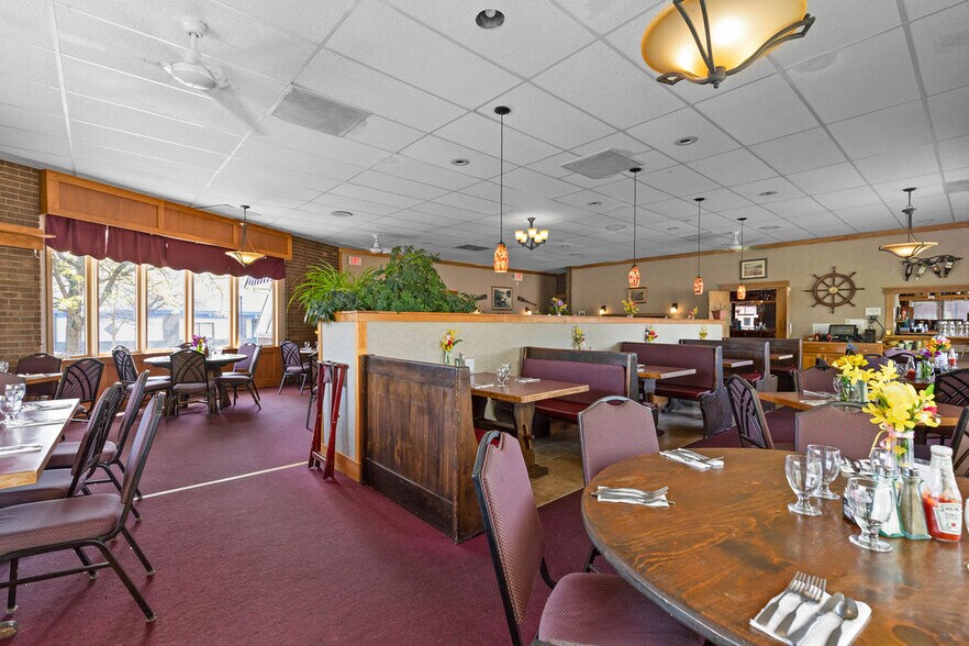 More Photos Of 24 S First St, Fulton Restaurant For Sale