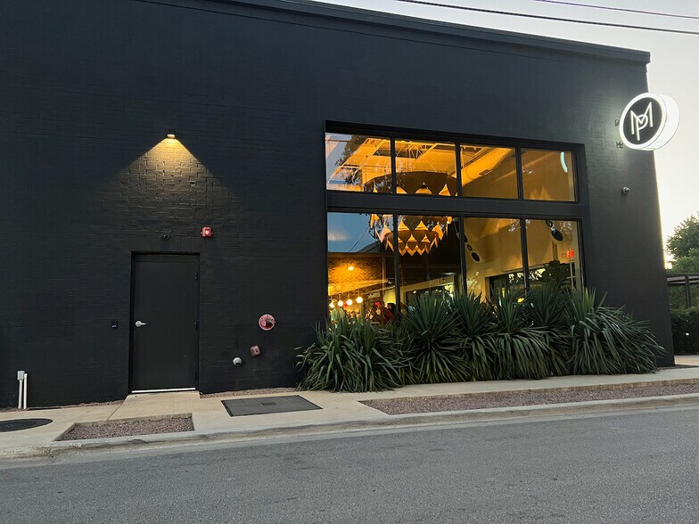 More Photos Of 2330 Langford St, Dallas Storefront For Sale