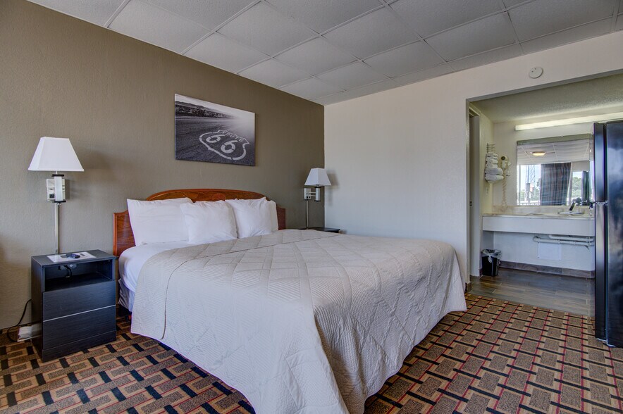 More Photos Of 100 W Wilson St, Valliant Hotel For Sale