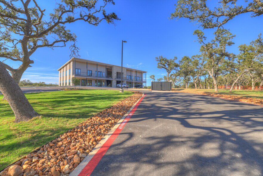 More Photos Of 1878 Herbelin Rd, New Braunfels Office For Sale