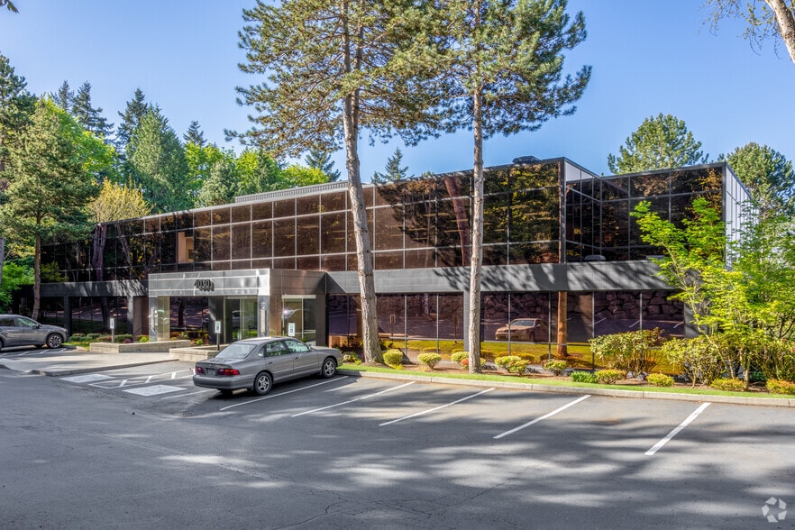 More Photos Of 4010 Lake Washington Blvd NE, Kirkland Unknown For Lease
