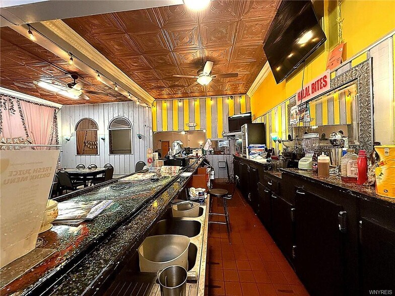 More Photos Of 1701 Pine Ave, Niagara Falls Restaurant For Sale