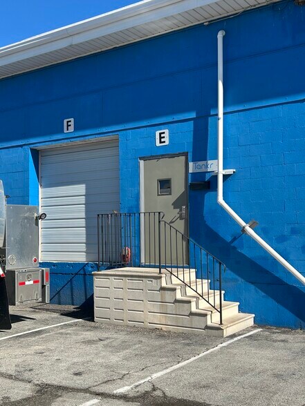 More Photos Of 2311 165th St, Hammond Warehouse For Lease