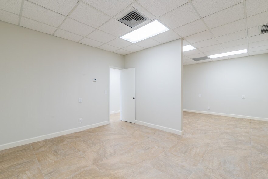 More Photos Of 3035 E Commercial Blvd, Fort Lauderdale Medical For Sale