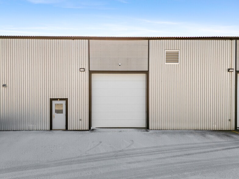More Photos Of 1350 Boul Lionel-Boulet, Varennes Warehouse For Lease