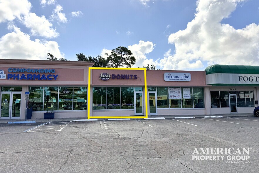 More Photos Of 4205 S Tamiami Trl, Sarasota General Retail For Lease