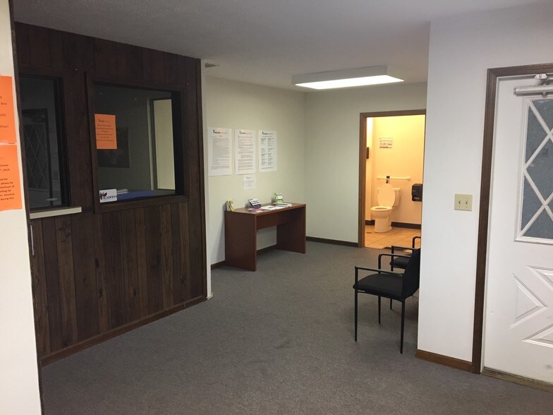 More Photos Of 1131 E Broad St, Elyria Medical For Lease