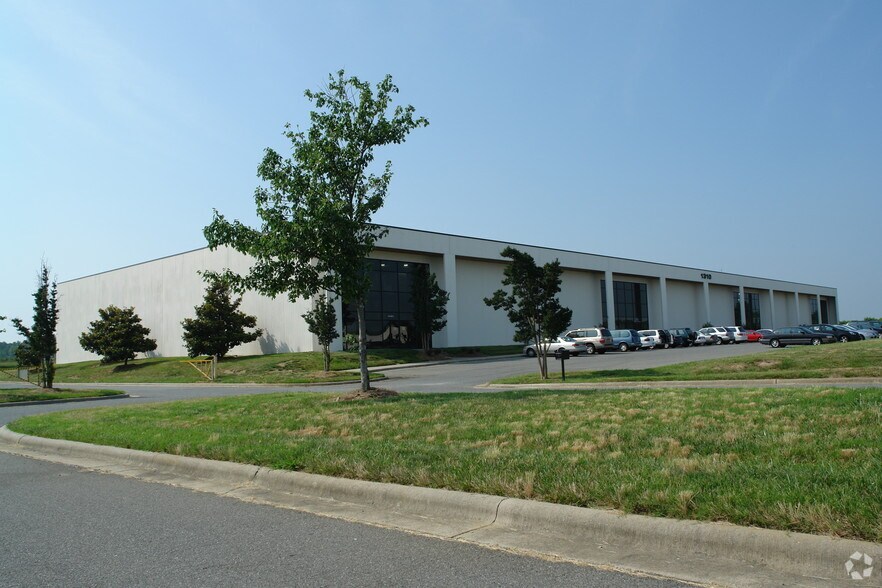 More Photos Of 1310 Airport Blvd, Monroe Warehouse For Lease