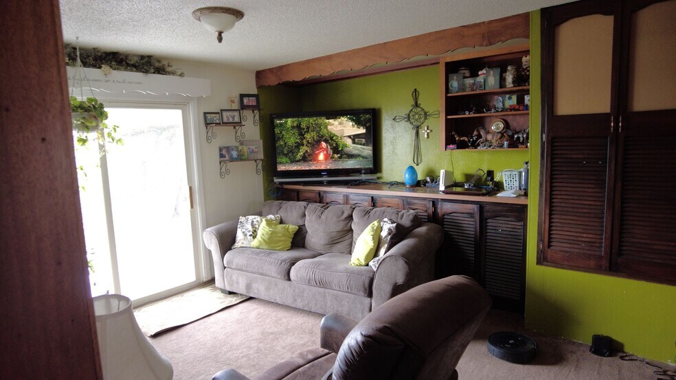 More Photos Of 704 Highway 12 W, Bowman Hotel For Sale