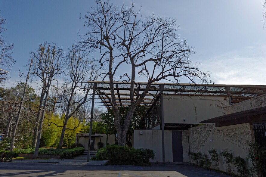More Photos Of 1414 S Fair Oaks Ave, South Pasadena Loft Creative Space For Lease