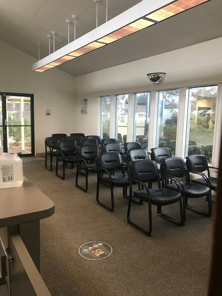 More Photos Of 17175 SW Tualatin Valley Hwy, Beaverton Unknown For Lease