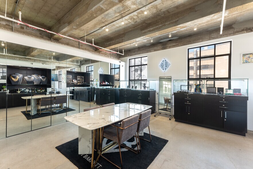 More Photos Of 742-748 S Hill St, Los Angeles Loft Creative Space For Lease