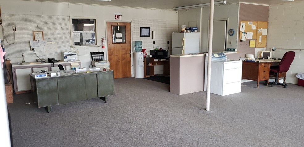 More Photos Of 148 Ed Wall St, Tenaha Showroom For Sale