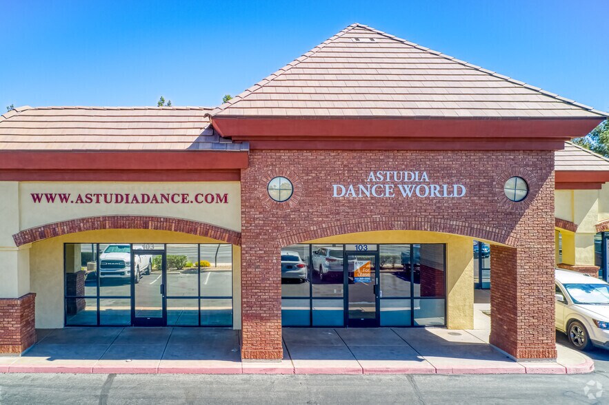 More Photos Of 270 E Horizon Dr, Henderson Storefront Retail Office For Lease