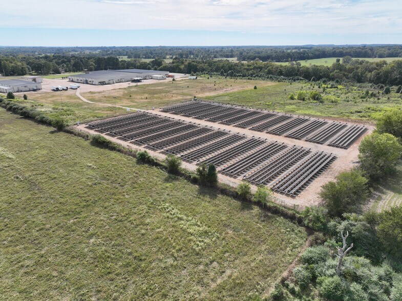 More Photos Of 139 Old Airport Rd, Nashville Manufacturing For Lease