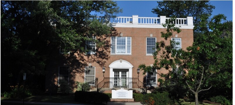 More Photos Of 560 Oakwood Ave, Lake Forest Office For Sale