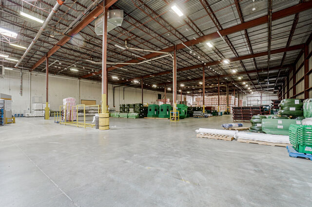 More Photos Of 1250 Rue Nobel, Boucherville Warehouse For Lease