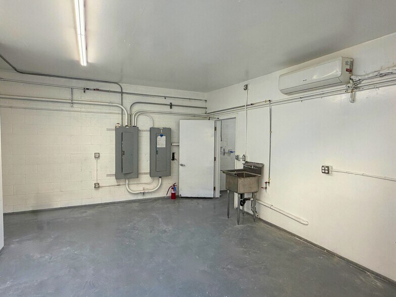 More Photos Of 1410 E Washington Blvd, Los Angeles Industrial For Sale