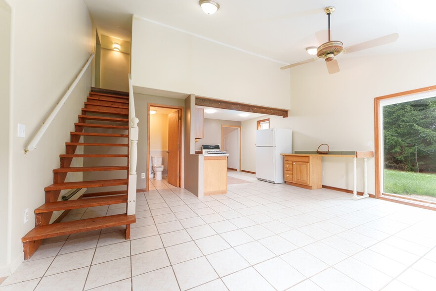 More Photos Of 15921 W M 36, Pinckney Light Distribution For Sale