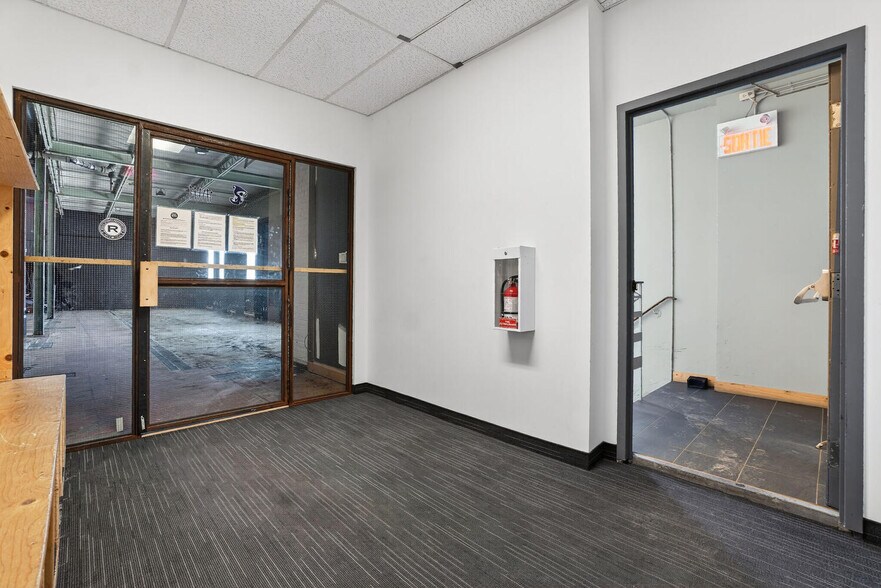 More Photos Of 3901 Rue Bannantyne, Verdun General Retail For Lease